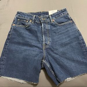 NWT: BRAND NEW: H&M JEAN SHORTS